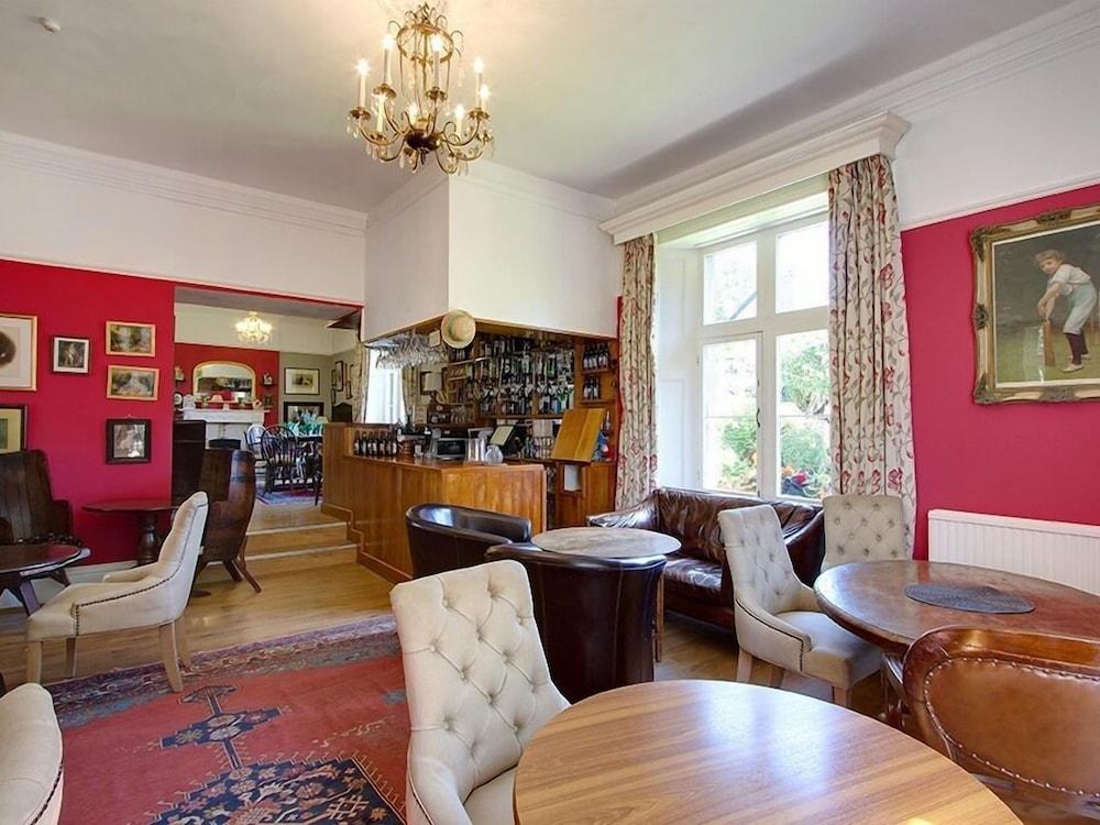 Manor Bed & Breakfast
