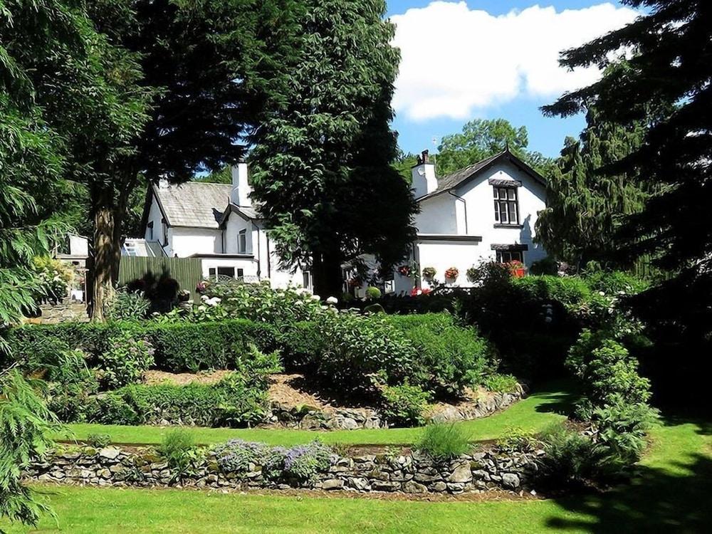Bed & Breakfast Manor 5*