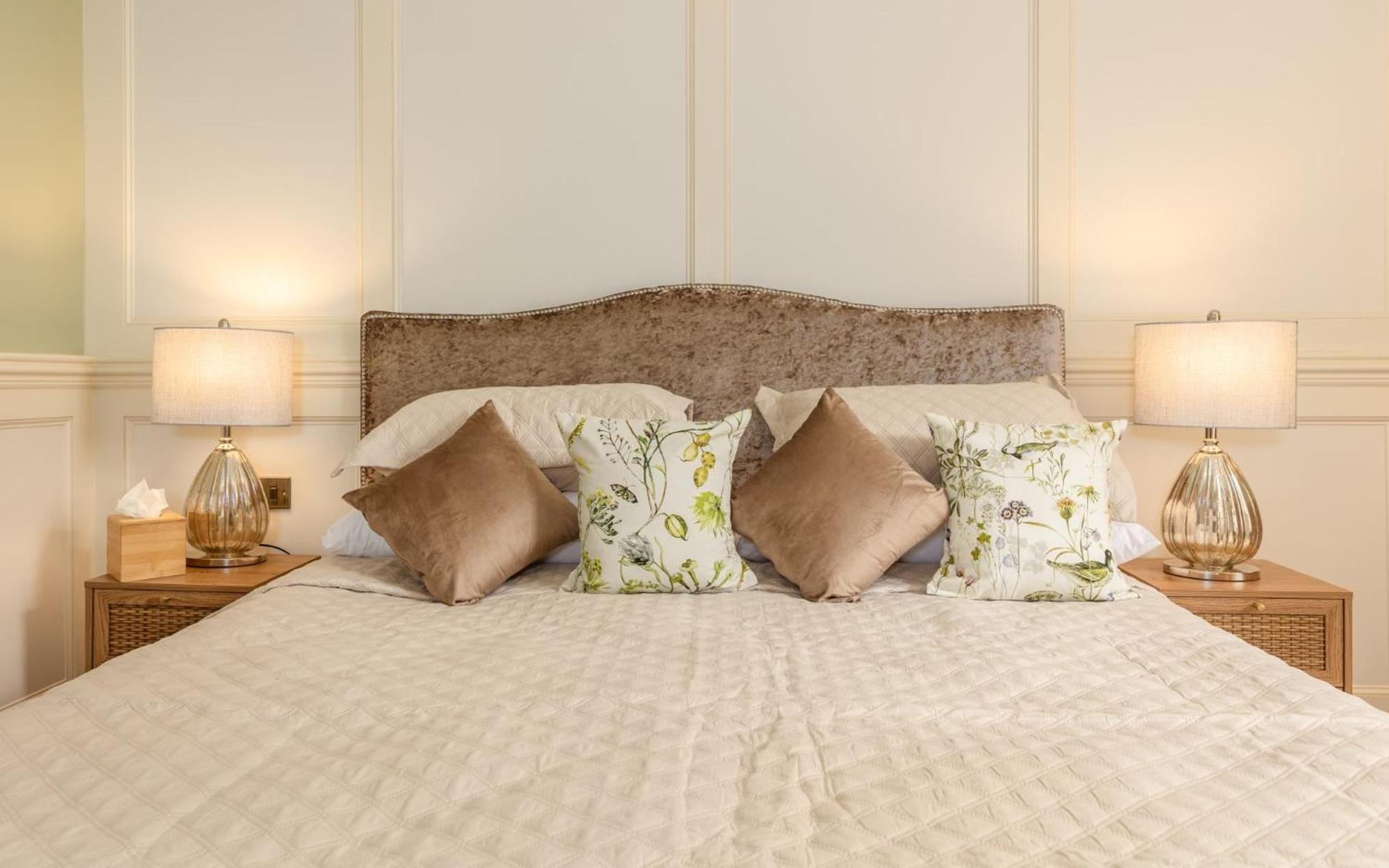 Manor Bed & Breakfast
