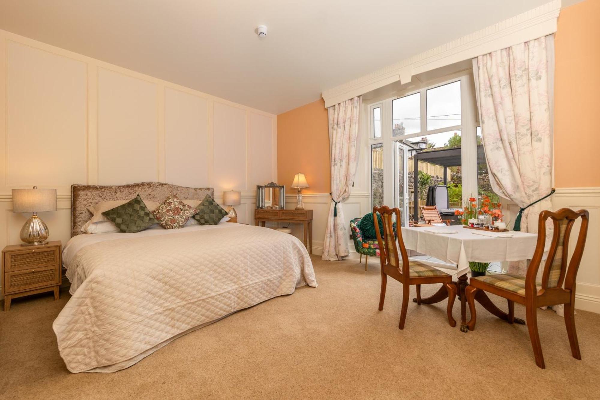 Bed & Breakfast Manor 5*