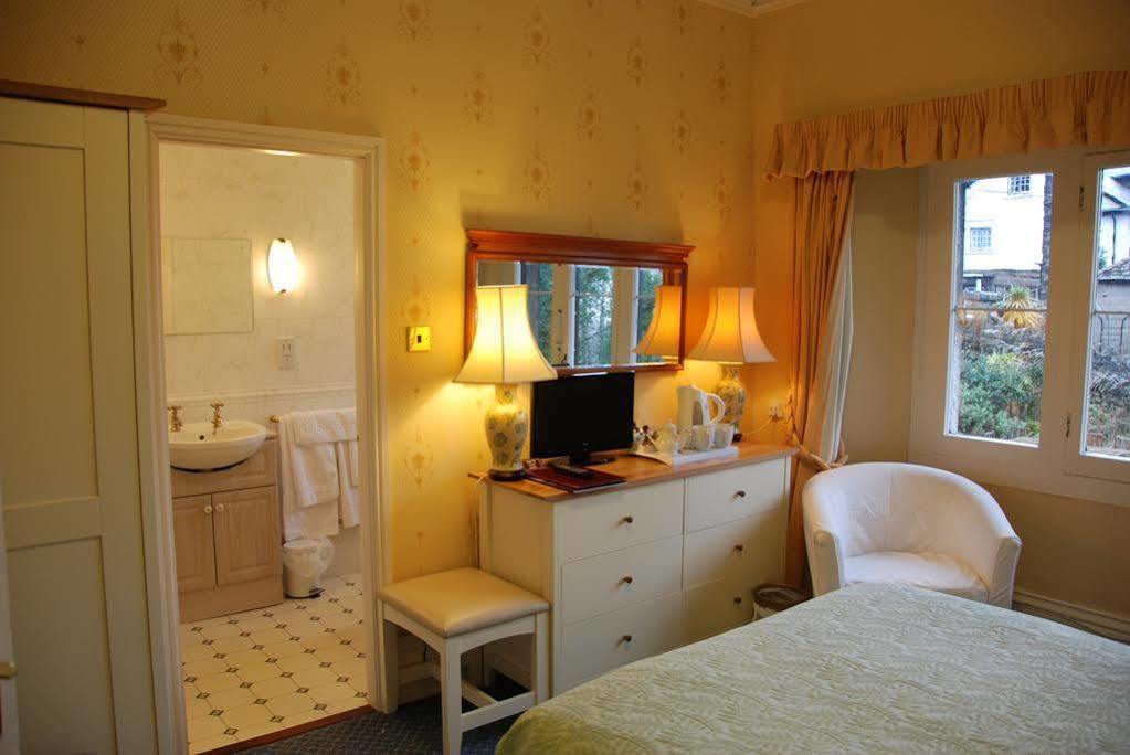 Manor Bed & Breakfast